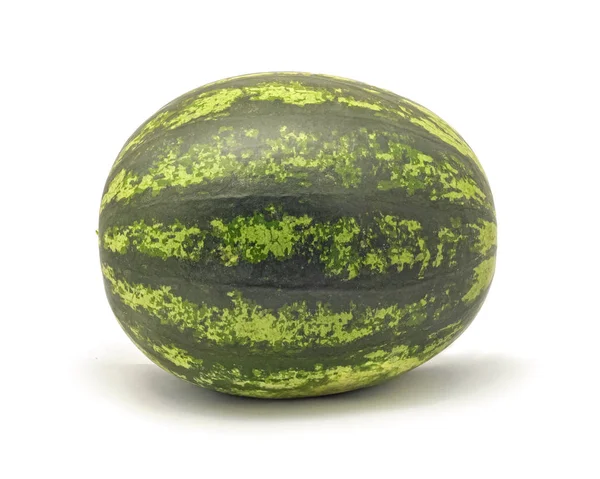 Ganze Wassermelone isoliert auf weiß — Stockfoto