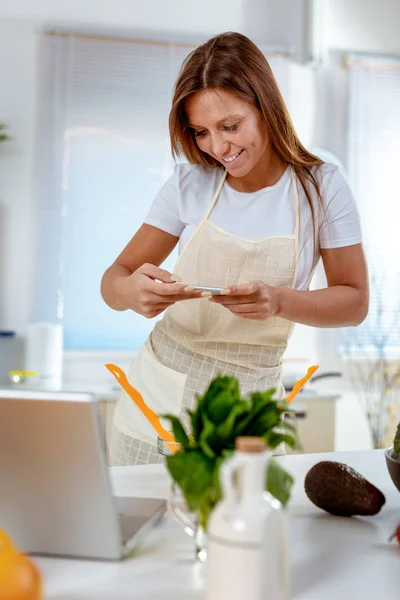 Young Woman Taking Photo Healthy Salad Blog — Stock Photo, Image