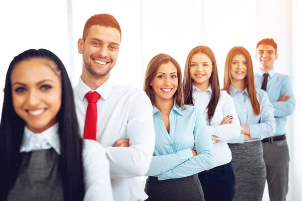 Smiling Group Young Business People Standing Arms Crossed Posing Camera — Stock Photo, Image