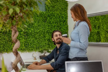 genç mühendisler yel değirmenleri enerji proje Office söz