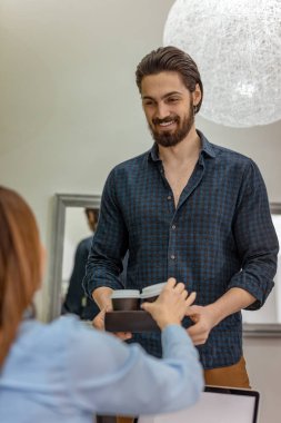 genç mühendisler yel değirmenleri enerji proje Office söz