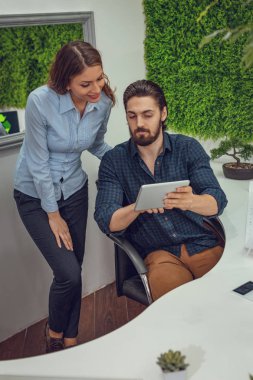 genç mühendisler yel değirmenleri enerji proje Office söz