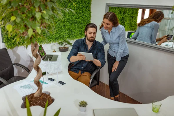 genç mühendisler yel değirmenleri enerji proje Office söz