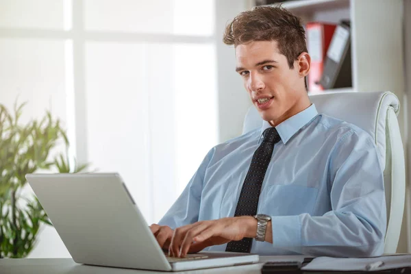 Young Businessman Holding Working Laptop Office — Stock Photo, Image