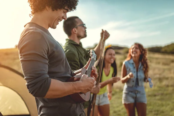 Young People Have Good Time Camp Nature Resting Laughing Singing — Stock Photo, Image