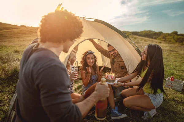 Les Jeunes Passent Bon Moment Dans Camp Dans Nature Ils — Photo