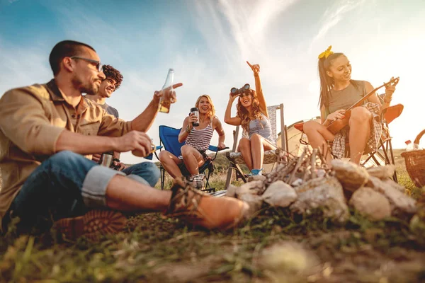 Young People Have Good Time Camp Nature Resting Laughing Singing — Stock Photo, Image