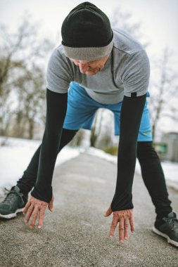 Etkin komuta sizde kış genel Park'ta jogging önce germe 