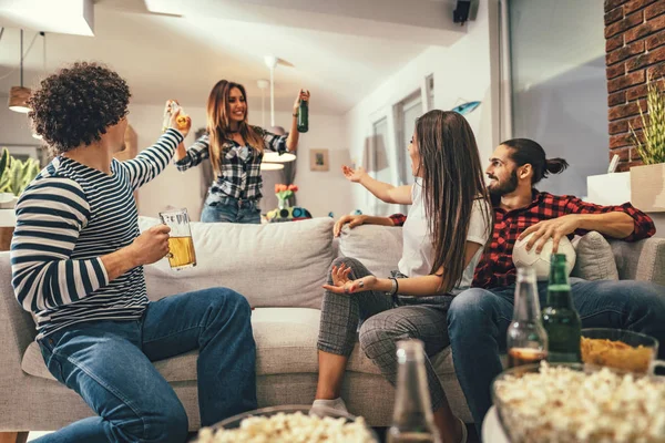 Excited Young Friends Watching Football Game Beer Home — Stock Photo, Image