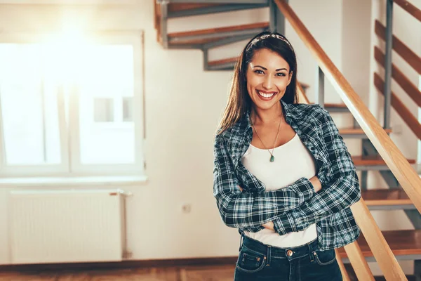 Happy Smiling Young Woman Standing New Living Room — Stock Photo, Image
