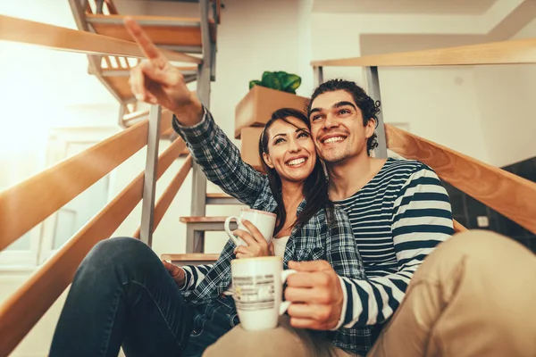 Young Couple Resting Drinking Coffee Bringing Boxes New Home — Stock Photo, Image