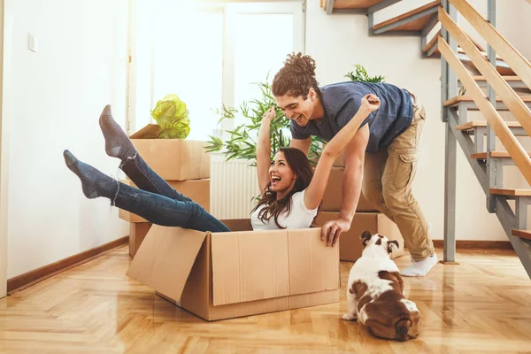 Young Happy Couple Moving New House Having Fun Living Room — 스톡 사진