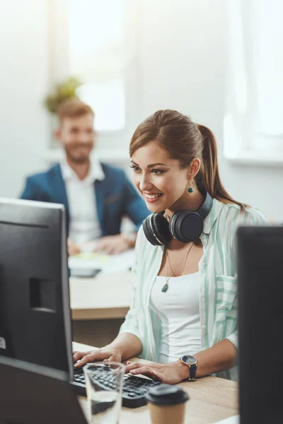 Young Woman Working New Business Project Casual Office — Stock Photo, Image