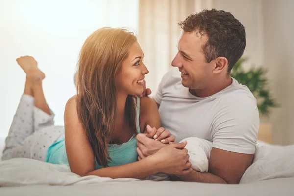 Beautiful Young Loving Couple Looking Each Other Love Having Lazy — Stock Photo, Image