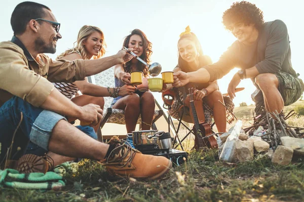 Happy Young Friends Enjoy Sunny Day Nature Cooking Tea Laughing — Stock Photo, Image