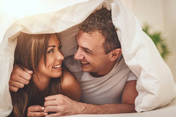 Beautiful Young Loving Couple Looking Each Other Love Having Lazy — Stock Photo, Image