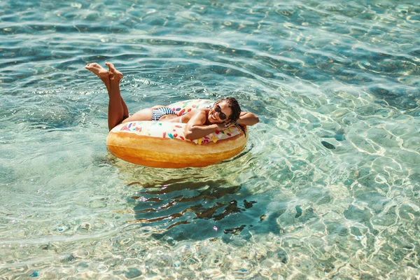 Beautiful Young Woman Swimming Inflatable Ring Donut Sea — Stock Photo, Image