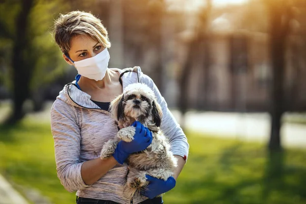 Woman Medical Protective Mask Spending Time Her Dear Cute Little — Stock Photo, Image