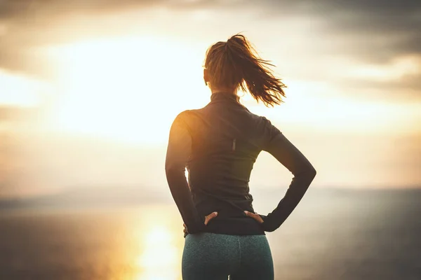 Beautiful Young Woman Having Fun Relaxing Beach Sunset — Stock Photo, Image