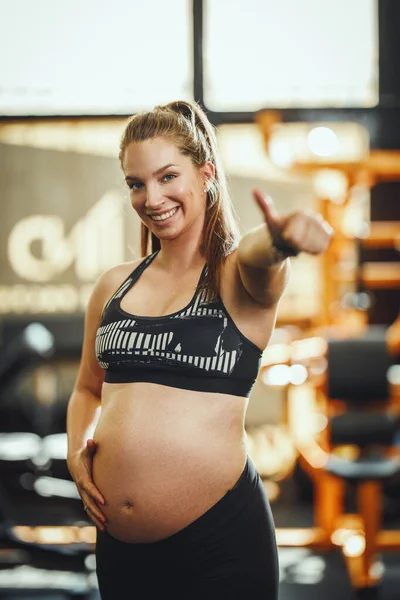 Girato Una Donna Incinta Che Riposa Dal Suo Allenamento Palestra — Foto Stock