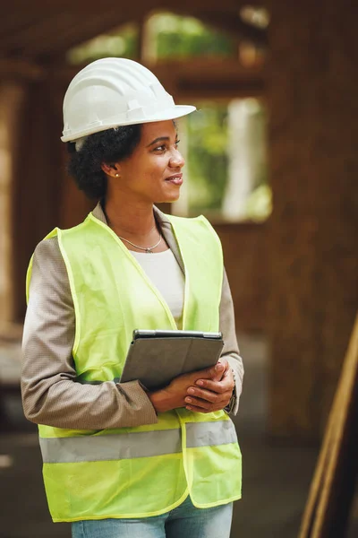 Shot African Female Architect Using Digital Tablet Checking Construction Site — Stock Photo, Image