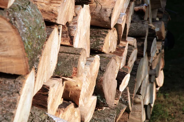 Högen Med Ved Förberedelse Ved Inför Vintern Ett Gammalt Gårdshus — Stockfoto