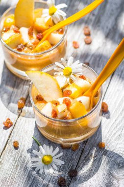 Lezzetli tatlı meyve: meyve yüzlü üzümlü