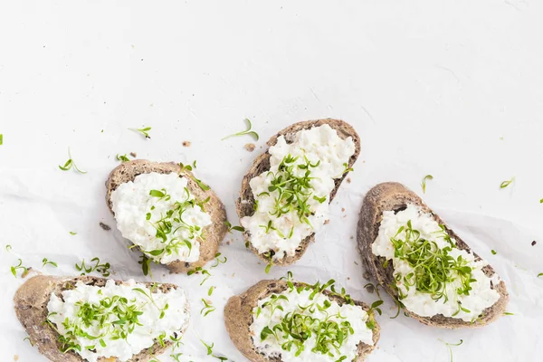 Desayuno Saludable Sándwiches Con Queso Crema Blanco Croissants — Foto de Stock