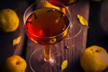 Kupası tentür ahşap masa meyve Ayva