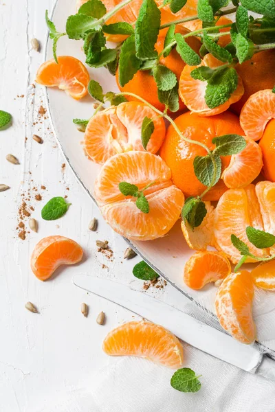 Frukt myntablad mandarin solrosfrön — Stockfoto