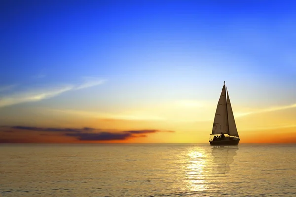 Sailing at sunset — Stock Photo, Image