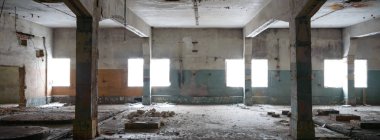 Çok kirlenmiş endüstriyel bir fabrikanın kalıntıları, sanayi serisi.