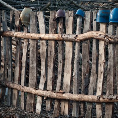 Çok kirlenmiş endüstriyel bir fabrikanın kalıntıları, sanayi serisi.
