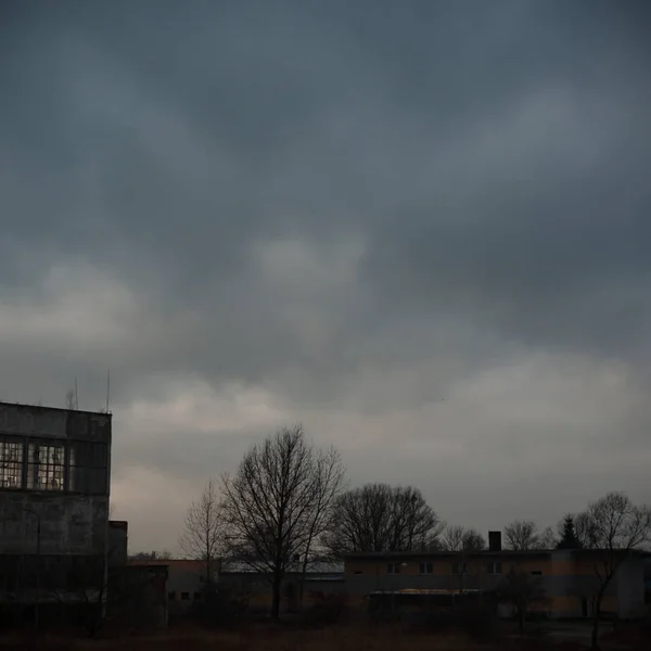Ruiny Bardzo Mocno Zanieczyszczonej Fabryki Przemysłowej Seria Przemysłowa — Zdjęcie stockowe