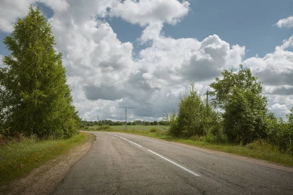 Panoramautsikt Över Varma Sommaren Vägen Genom Den Ryska Landsbygden — Stockfoto