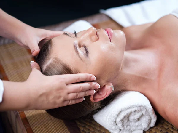 Portrait Young Beautiful Woman Spa Environment — Stock Photo, Image