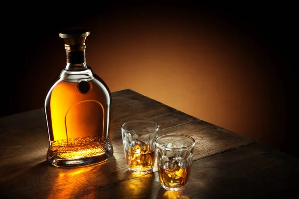 View Glasses Bourbon Bottle Aside Color Background — Stock Photo, Image