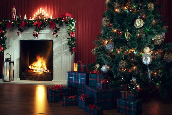 View Nice White Christmas Decorated Fireplace Christmas Tree — Stock Photo, Image