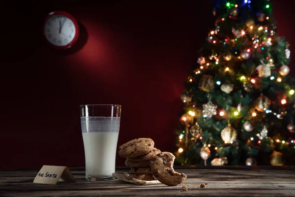 Крупним Планом Вигляд Склянки Молока Печивом Спині Кольору — стокове фото