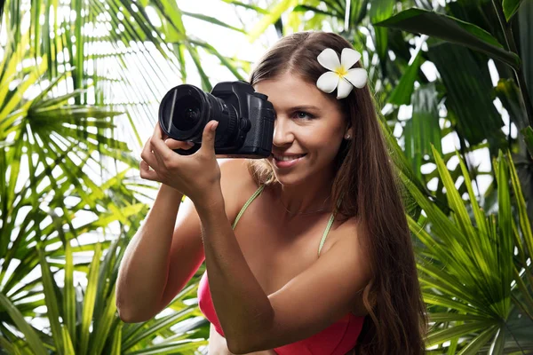 Portrait Nice Young Woman Taking Picture Jungle — Stock Photo, Image