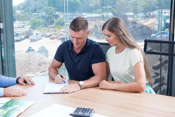 Portrait Nice Young Couple Business Office Background — Stock Photo, Image