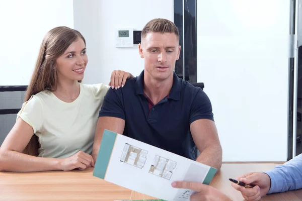 Portrait Nice Young Couple Business Office Background — Stock Photo, Image