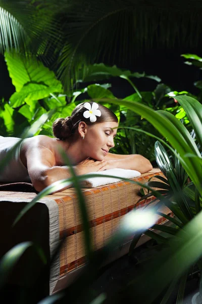 Portrait Young Beautiful Woman Spa Environment — Stock Photo, Image