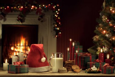 Bir bardak sütün, kurabiyelerin arka plandaki rengini kapat