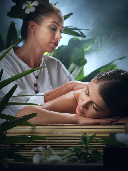 Portrait Young Beautiful Woman Spa Environment — Stock Photo, Image