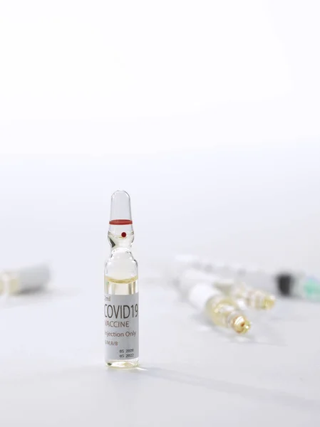 Close View Ampules Medicine Syringe White Back — Stock Photo, Image