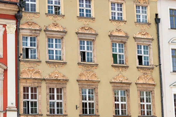 Edificio Con Finestre Bellissimi Ornamenti — Foto Stock