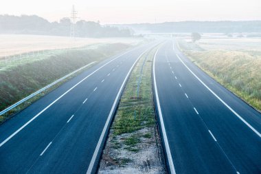 puslu iki şeritli yol