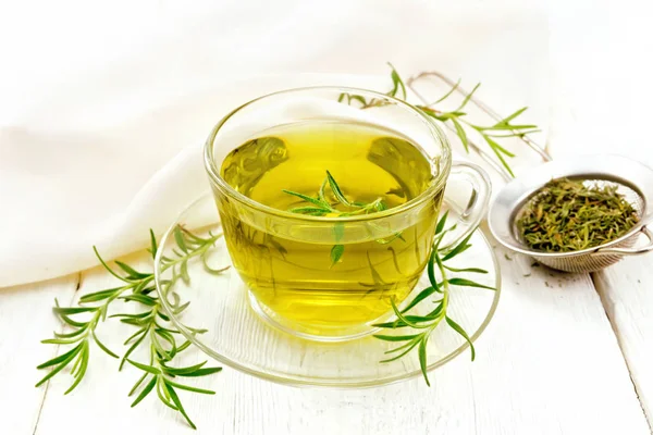 Tisane Romarin Dans Une Tasse Une Passoire Avec Herbe Sèche — Photo