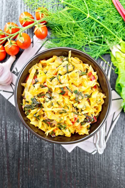 Cabbage Stew Leaf Beets Tomatoes Bowl Napkin Parsley Garlic Fork — Stock Photo, Image